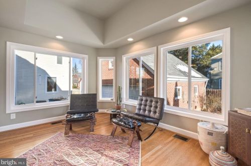 612 Pershing Dr, Silver Spring MD 20910-4341 exterior