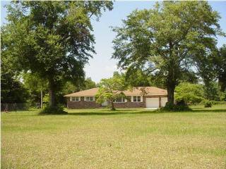 218 Lucas St, Pinopolis, SC 29469-5079