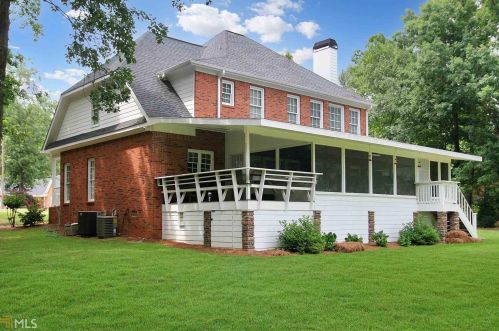 1111 Glenwood Ln, Bogart, GA 30622-2396