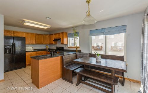 868 Clover Ln, Pingree Grove IL  60140-9116 exterior