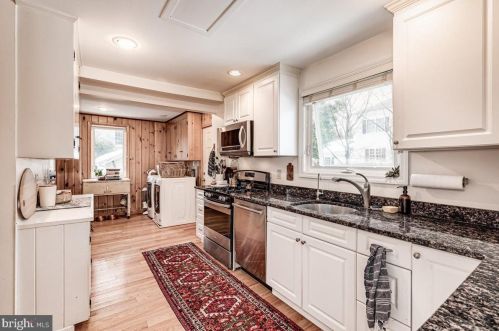 5 Queenston Pl, Princeton NJ  08540-3820 exterior