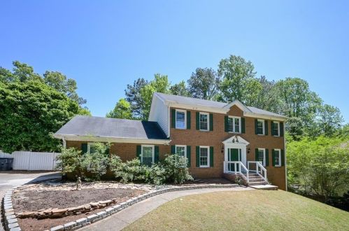 934 Casteel Ct, Lilburn, GA 30047-2661