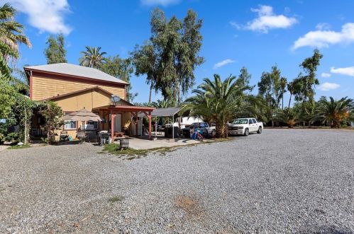 8656 Indiana Ave, Riverside CA  92504-4047 exterior
