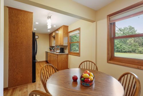 556 Edith Ave, Saint Paul MN  55115-2030 exterior