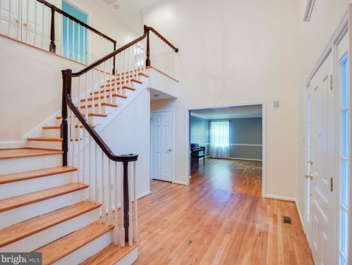 713 Clear Spring Rd, Great Falls, VA 22066-1414
