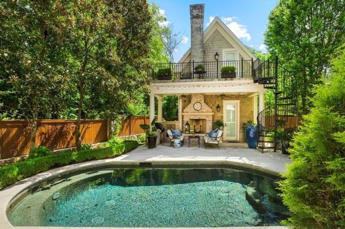 107 Avery Dr, Atlanta, GA 30309-2703