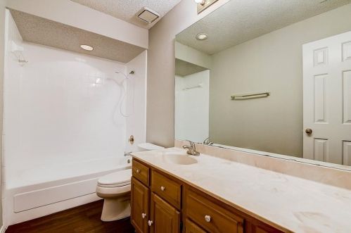 3019 Cemetery Hl Rd, Carrollton TX 75007-5651 exterior