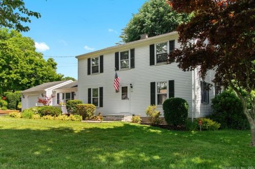 39 Kondracki Ln, Wallingford, CT 06492-4951
