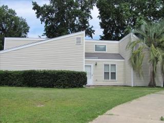 467 Chippenham Ln, Florence SC  29501-7527 exterior