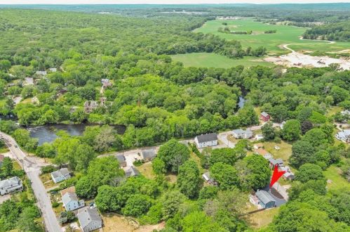 8 Clay St, Hopkinton RI  02804-1602 exterior