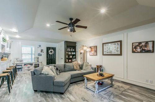 6108 Ridge Rd, Fort Worth TX  76135-1342 exterior