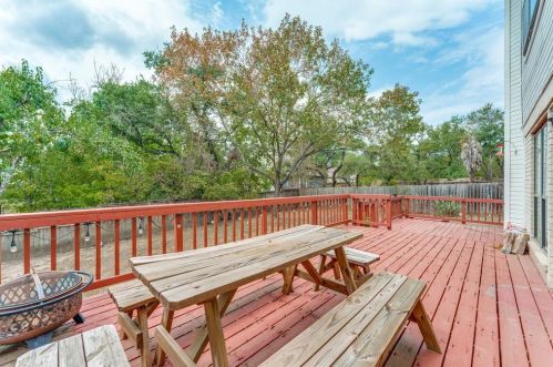 11508 Cherry Hearst Ct, Austin TX  78750-3525 exterior