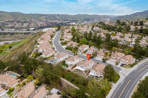 405 Laureltree Dr, Anaheim CA  92808-1648 exterior