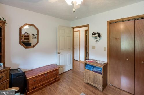100 Dun Glory Dr, Uno, VA 22738-4007