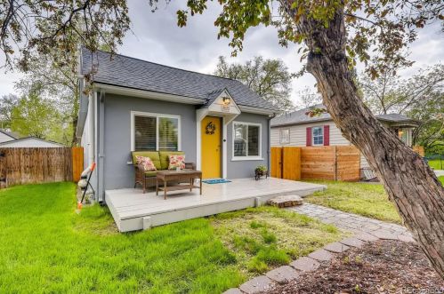 3070 Washington St, Englewood CO  80113-1672 exterior