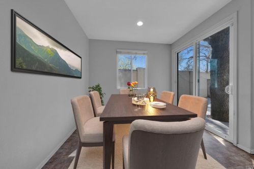 413 Comstock Way, Vacaville CA  95688-3128 exterior
