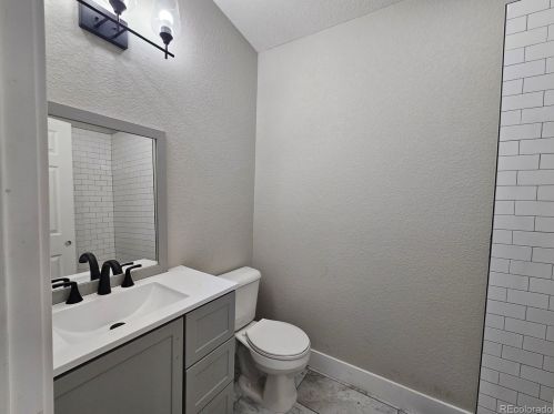 215 Valdai St, Denver CO  80603-5770 exterior