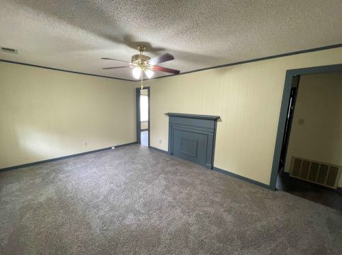 724 Mcarthur Blvd, Warner Robins GA  31093-3224 exterior
