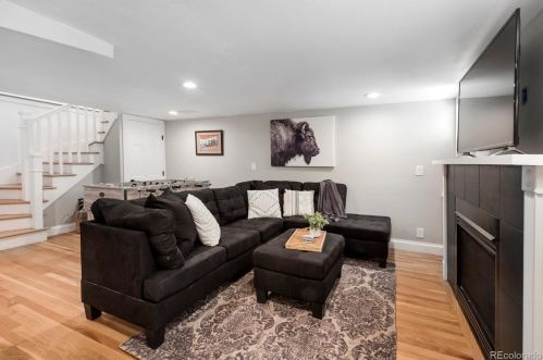 2079 Krameria St, Denver CO  80207-3928 exterior