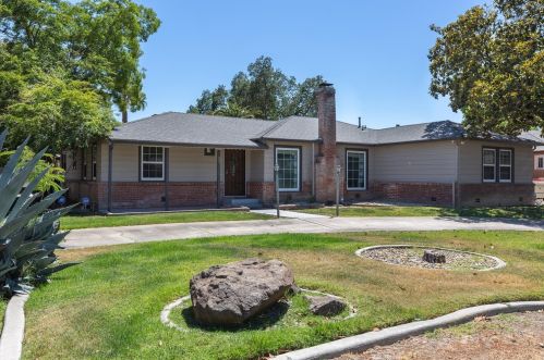 452 L St, Rio Linda, CA 95673-3422