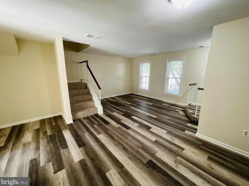 8069 Kittiwake Ct, Springfield VA  22153-2939 exterior