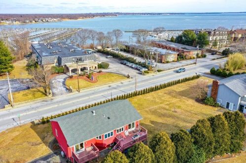 6 Island View Dr, Warwick, RI 02886-9212