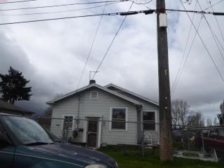 32 Arizona Ave, Tacoma, WA 98409-7400
