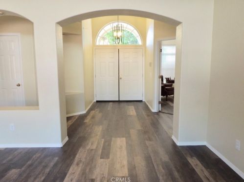 1141 Armstrong Ave, Clovis, CA 93611-9597