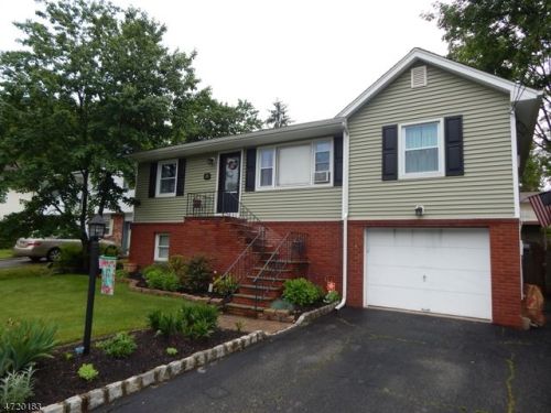 20 Tobyhanna Trl, Hopatcong, NJ 07843-1024
