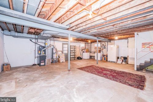 8921 2 Ave, Silver Spring MD 20910-2149 exterior