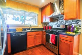 6833 Eden St, Pleasanton, CA 94568-2601
