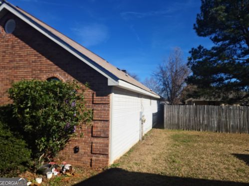 110 Emerald Ct, Warner Robins, GA 31093-7211