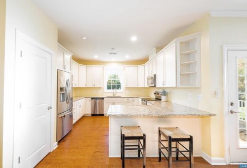 61 Tulip Dr, Bybee, VA 22963-6233