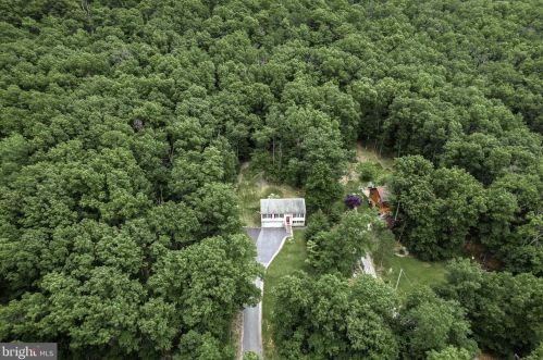 336 Windsong Rd, Harpers Ferry WV  25425-5485 exterior