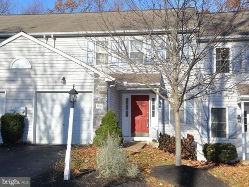 306 Treetops Ct, Lancaster, PA 17601-7100