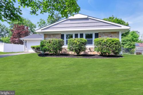 20 Tulip Ln, Willingboro, NJ 08046-3732