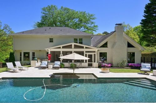 6930 Hunters Knl, Atlanta GA  30328-1763 exterior