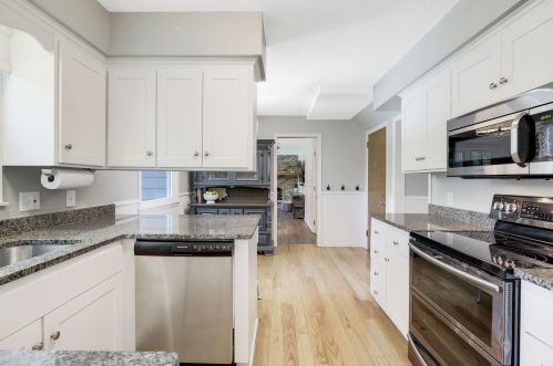 176 Cimarron Rd, Saint Paul MN  55124-9723 exterior