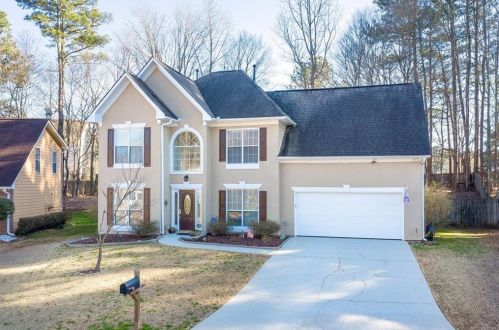 2390 Compton Pl, Suwanee, GA 30024-3181