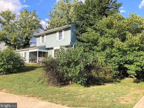 597 Sherrington Ln, Runnemede, NJ 08078-1829