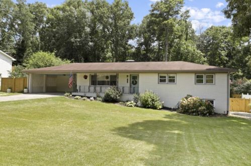 1810 Romans Dr, Marietta, GA 30062-1927