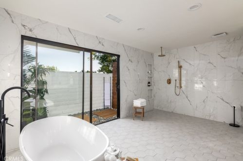 1232 Pleiades Dr, Vista CA  92084-6531 exterior