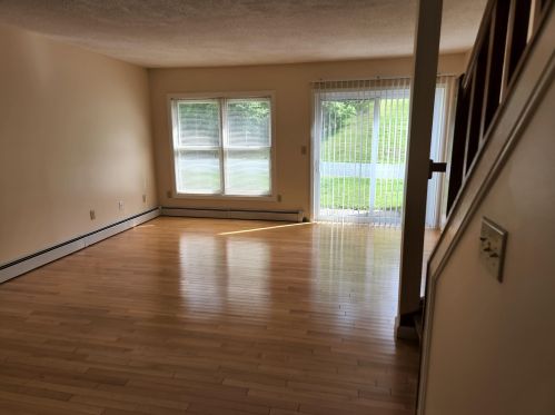 43 Marsten Ln, Enfield, NH 03748-4161
