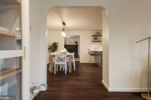 564 Lampeter Rd, Lancaster PA  17602-4010 exterior