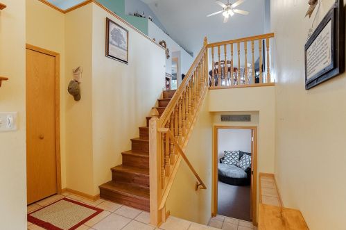 1054 Honeysuckle Ln, Spectacle Lake, MN 55008-1781