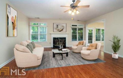 3913 Concord Walk Dr, Smyrna GA  30082-3659 exterior