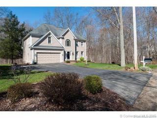 454 Briarwood Dr, Guilford, CT 06437-1891