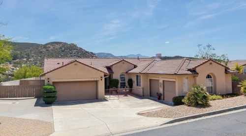 17435 Rising Dale Way, Ramona, CA 92065-6407