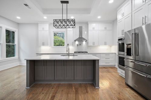 1673 Beacon Hill Blvd, Atlanta GA  30329-2517 exterior