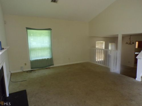 3447 Oak Leaf Ct, Rex GA 30273-2196 exterior